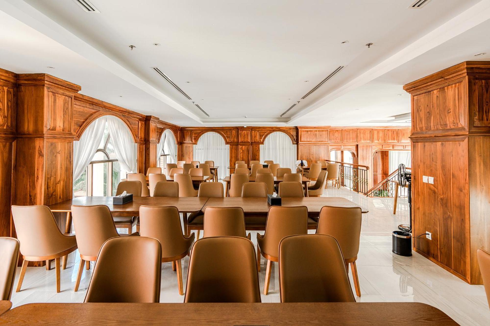 Sea Breeze Hotel & Villa Сіануквіль Екстер'єр фото