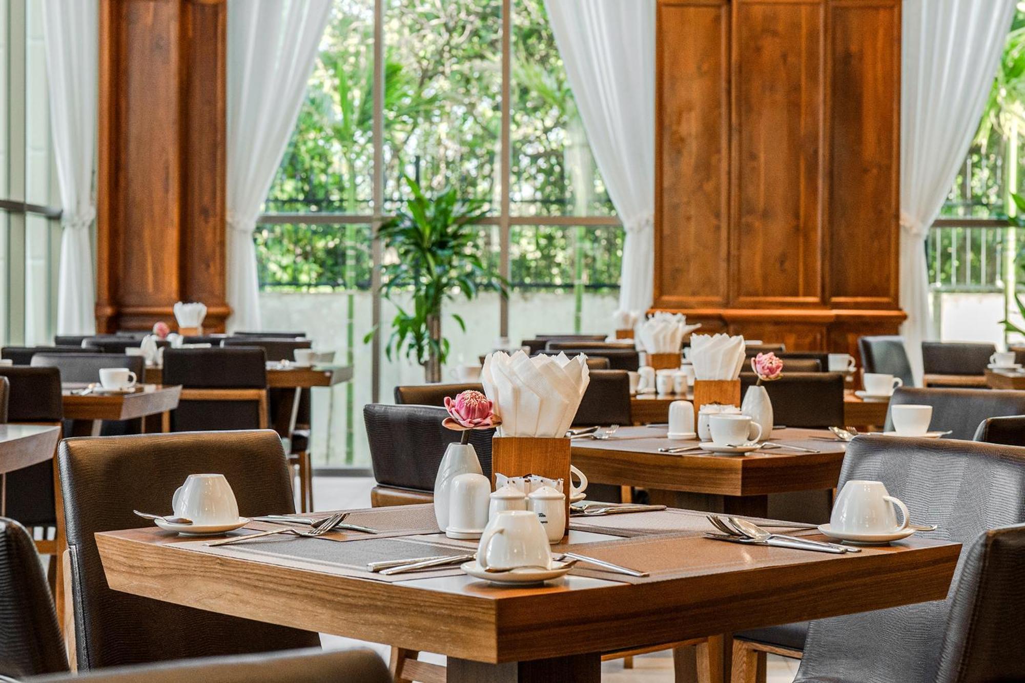 Sea Breeze Hotel & Villa Сіануквіль Екстер'єр фото