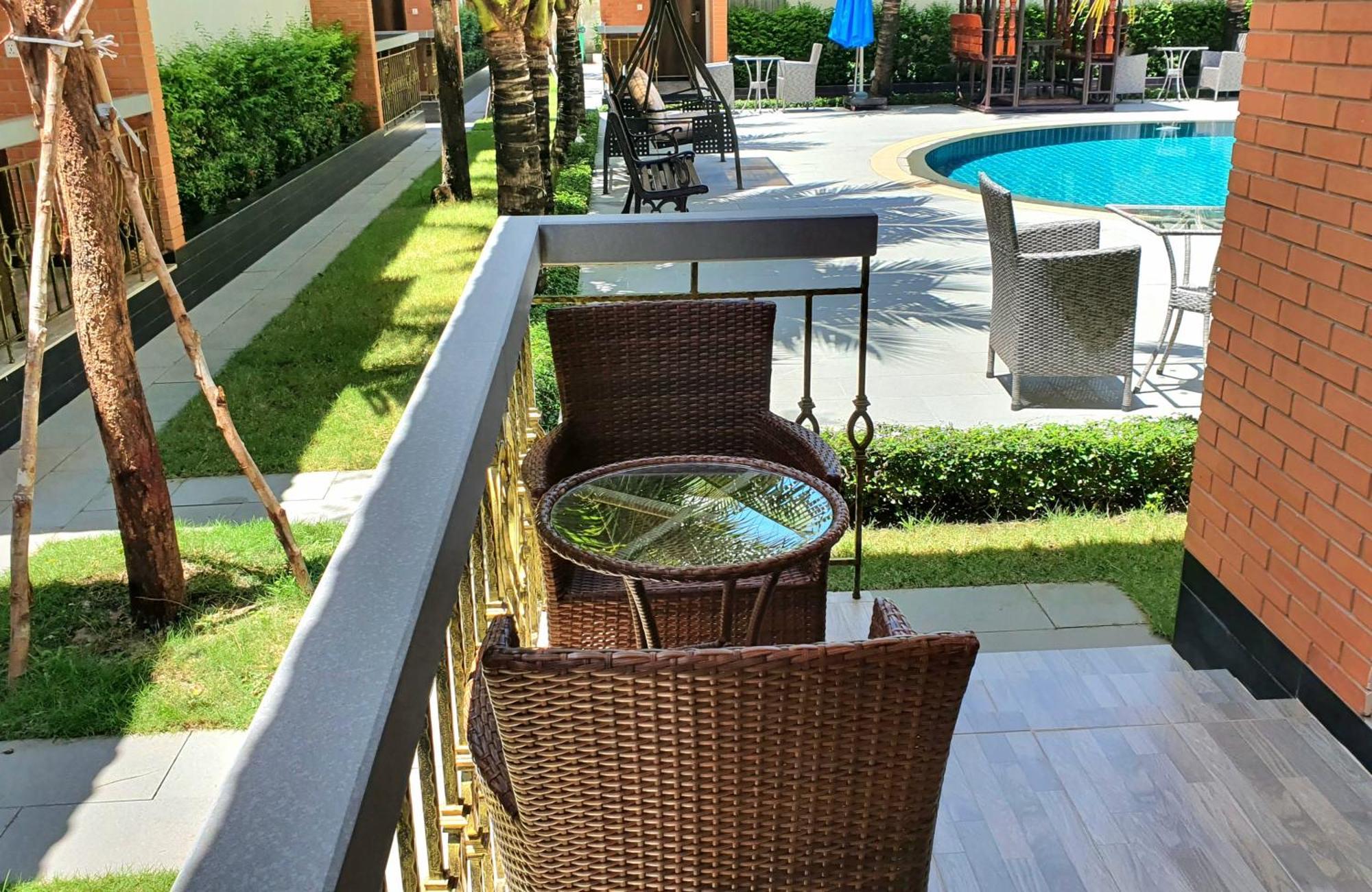 Sea Breeze Hotel & Villa Сіануквіль Екстер'єр фото